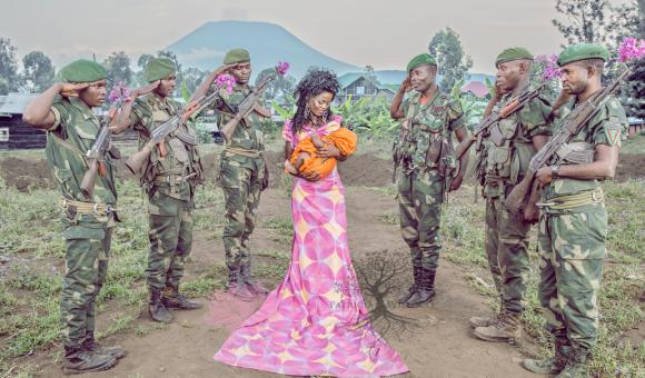 The photo series “Look at me, I am beautiful”, shows scenes of happiness in which women in the Democratic Republic of the Congo who suffered sexual violence.