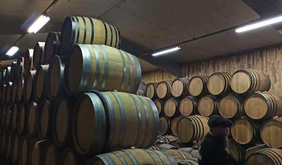 Oak barrels in Tilquin Gueuzerie